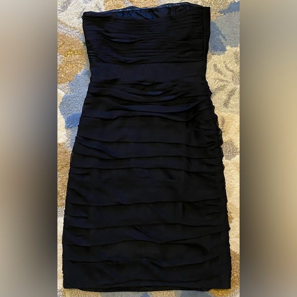 Monique Lhuiller Black Strapless Delicately Ruched Sheath Evening Dress - Picture 6 of 7